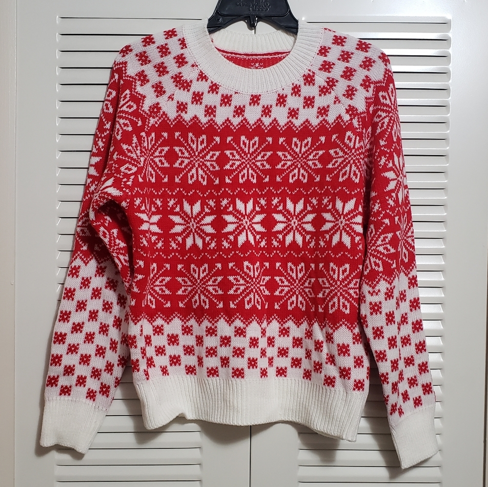 NWOT Christmas snowflake sweater